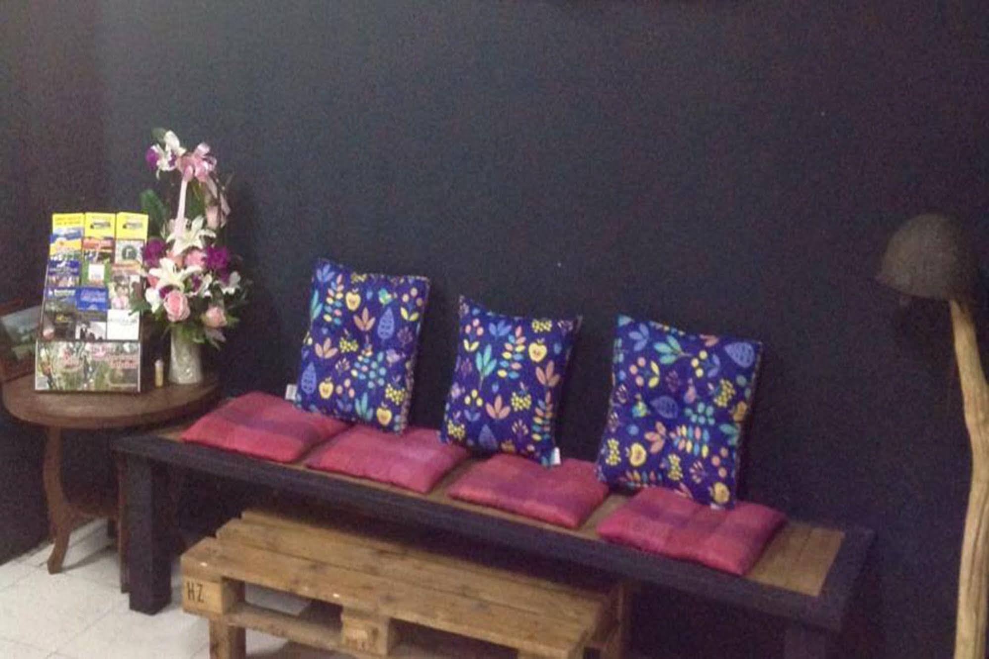 Cham Cha Hostel 清邁 外观 照片